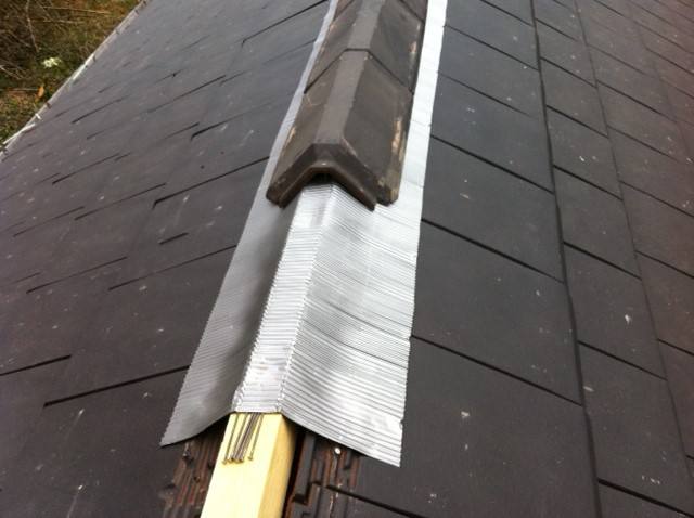 Des pelles spécialement conçues pour déneiger les toitures fabriquées à  Amqui
